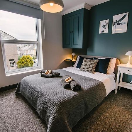 Quiet Location - 3 Bedroom Family House With 3 Shower Room - 2 Parking Spaces Plymouth Exterior photo
